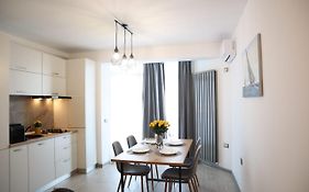 Alesea Ap-Alezzi Beach Resort